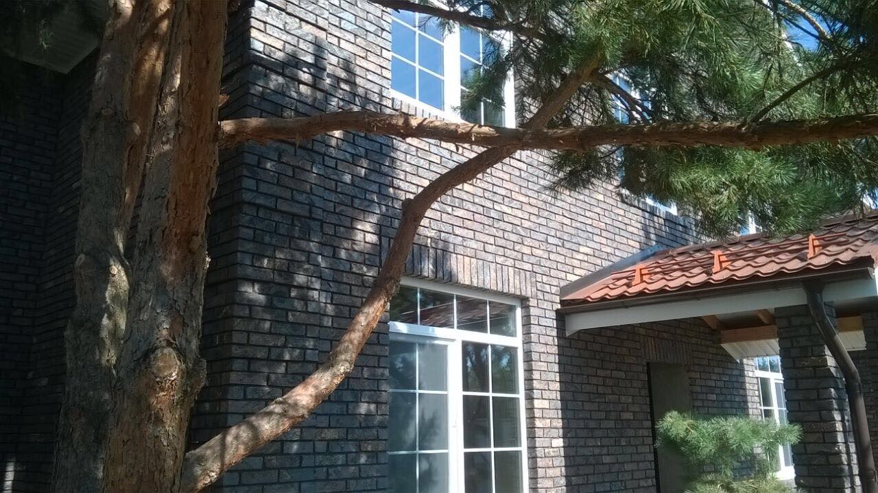 Объект в Подмосковье из кирпича ручной формовки